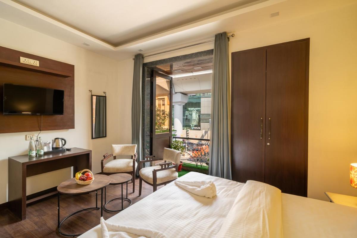 Lime Boutique B&B GK-1 at Kailash Colony Metro , Greater Kailash near Eros Hotel Nehru Place - Housity