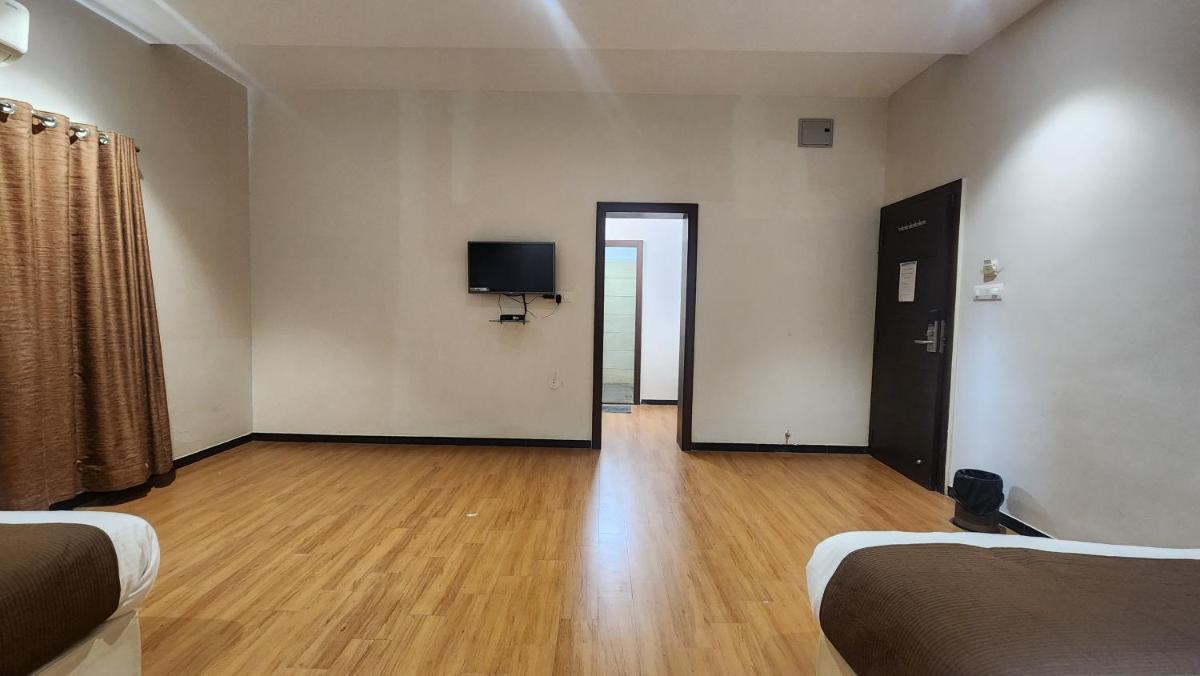 Hotel Priyanjali - Housity