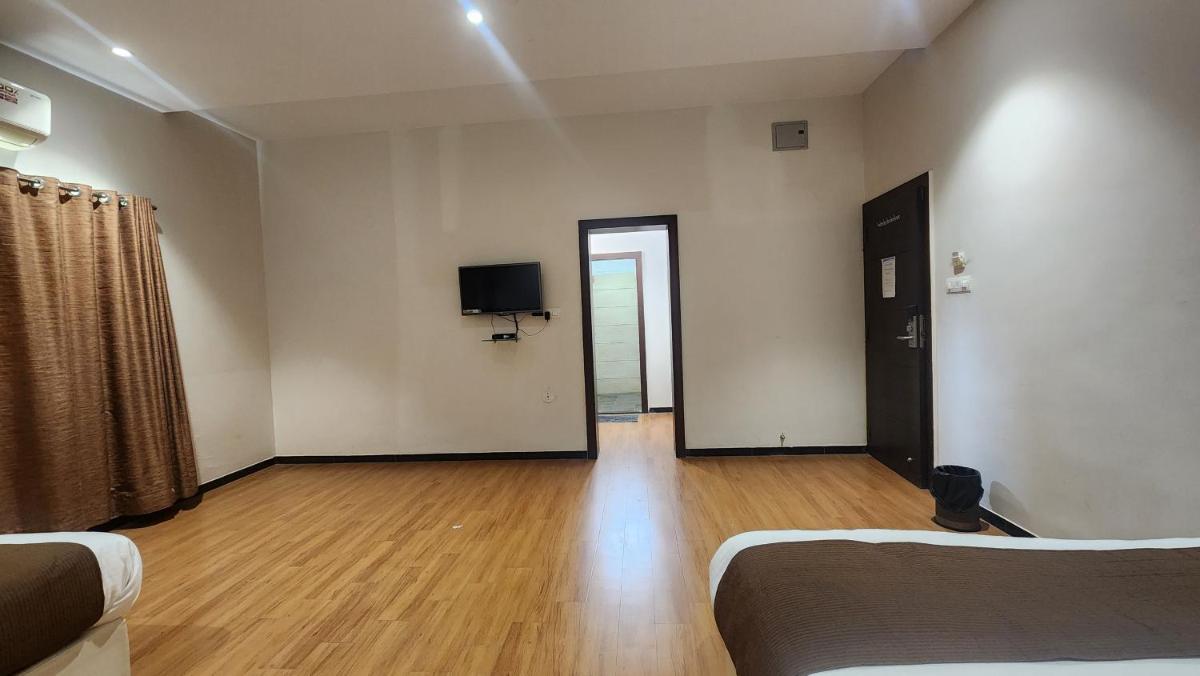 Hotel Priyanjali - Housity