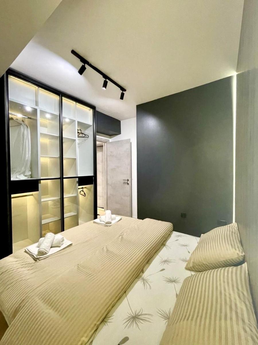 Sunlight Luxe Apartment - Housity