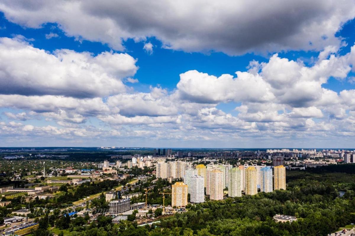 Apartment Voskresenska 18 , Парковые Озера - Housity