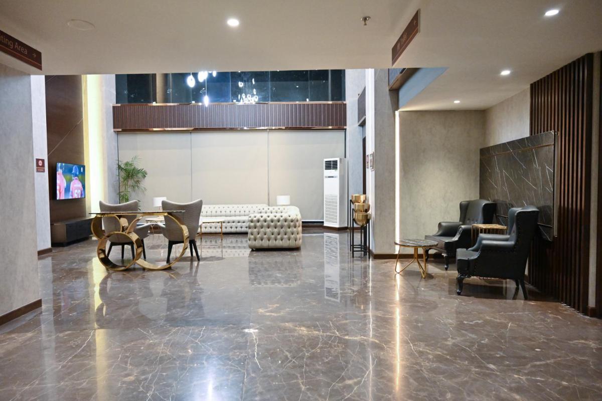 Jacaranda Heights - Housity