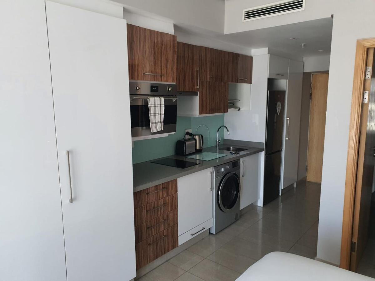 Pearls Lux - Inland facing - Housity