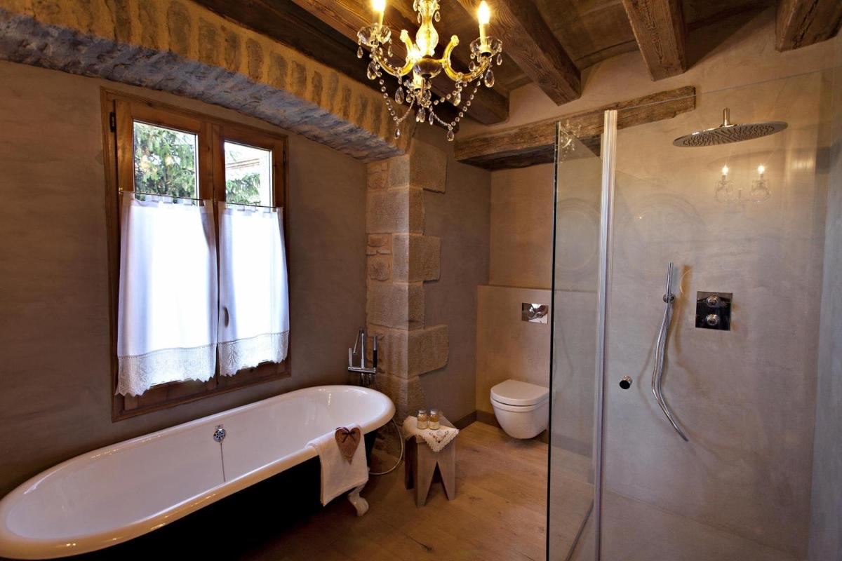 Un baño de La Vella Farga Hotel