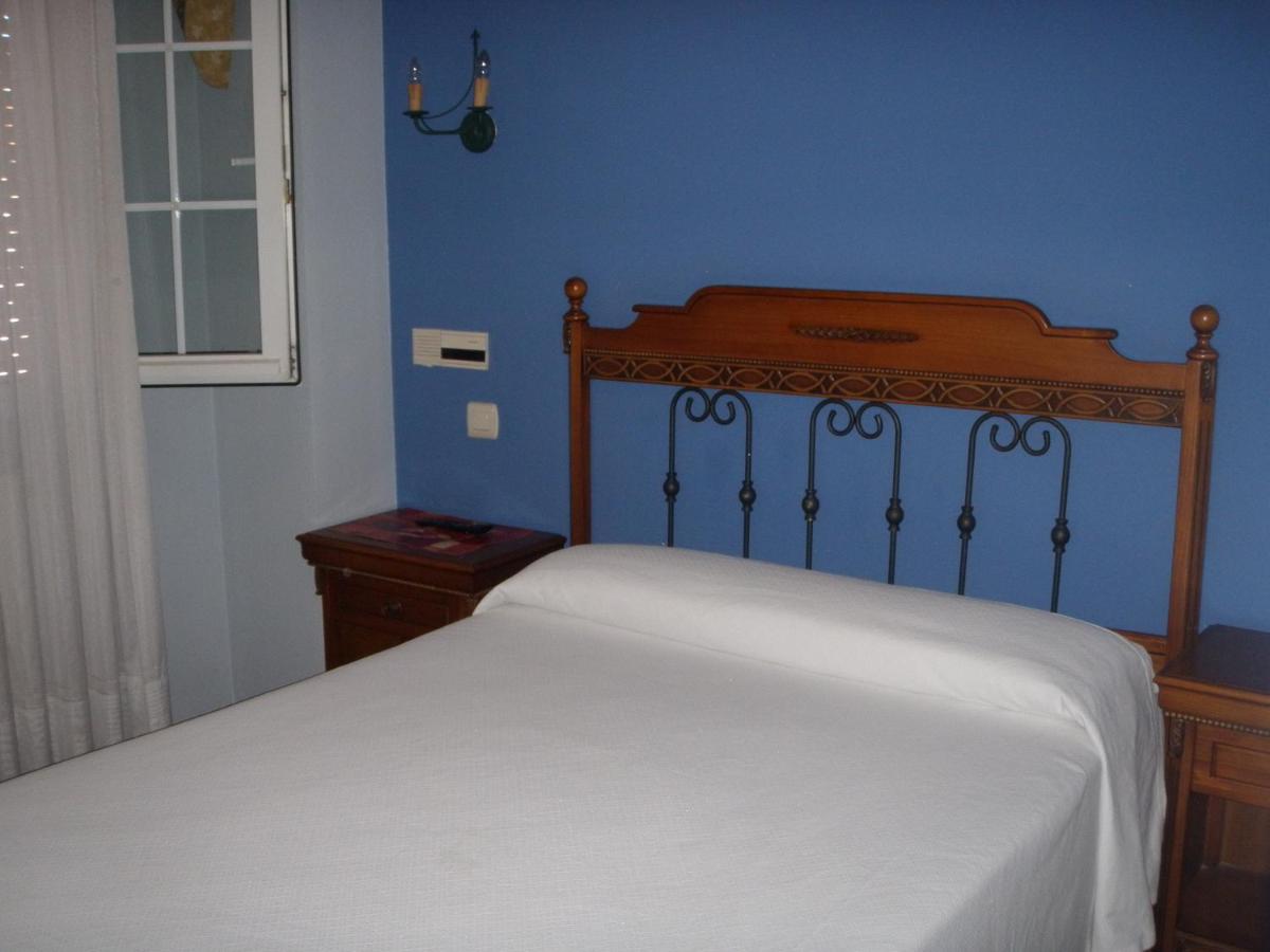 Hostal Pineda - Housity