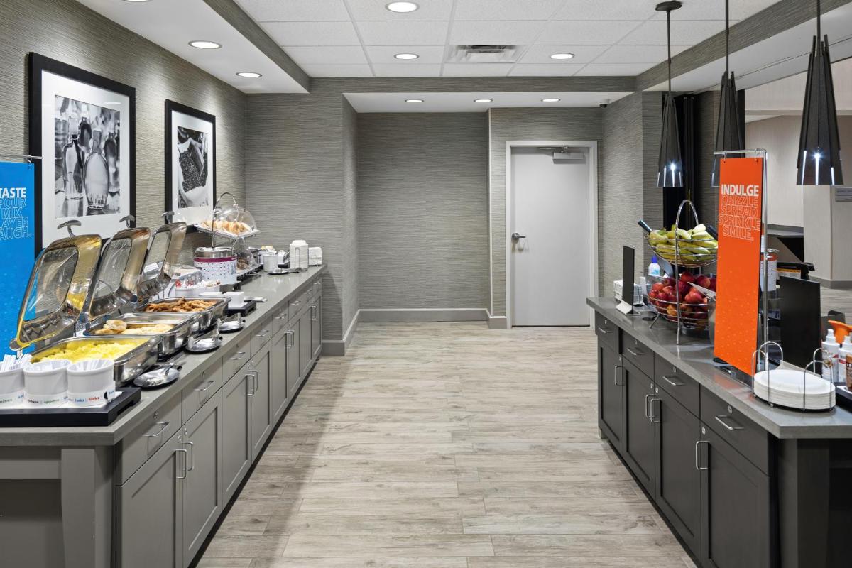 Hampton Inn & Suites Cranberry Township/Mars - Housity
