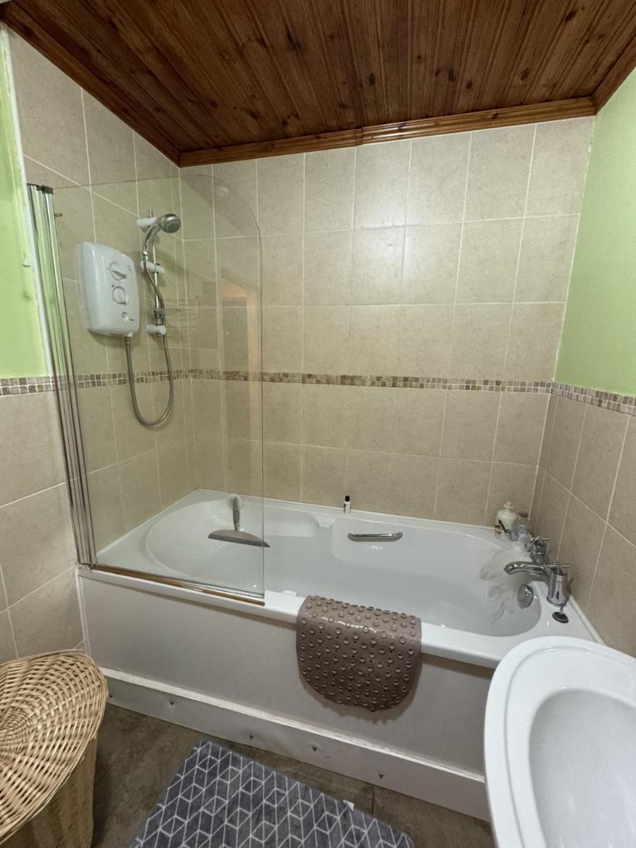 Private room in Causeway coast and glens - Housity