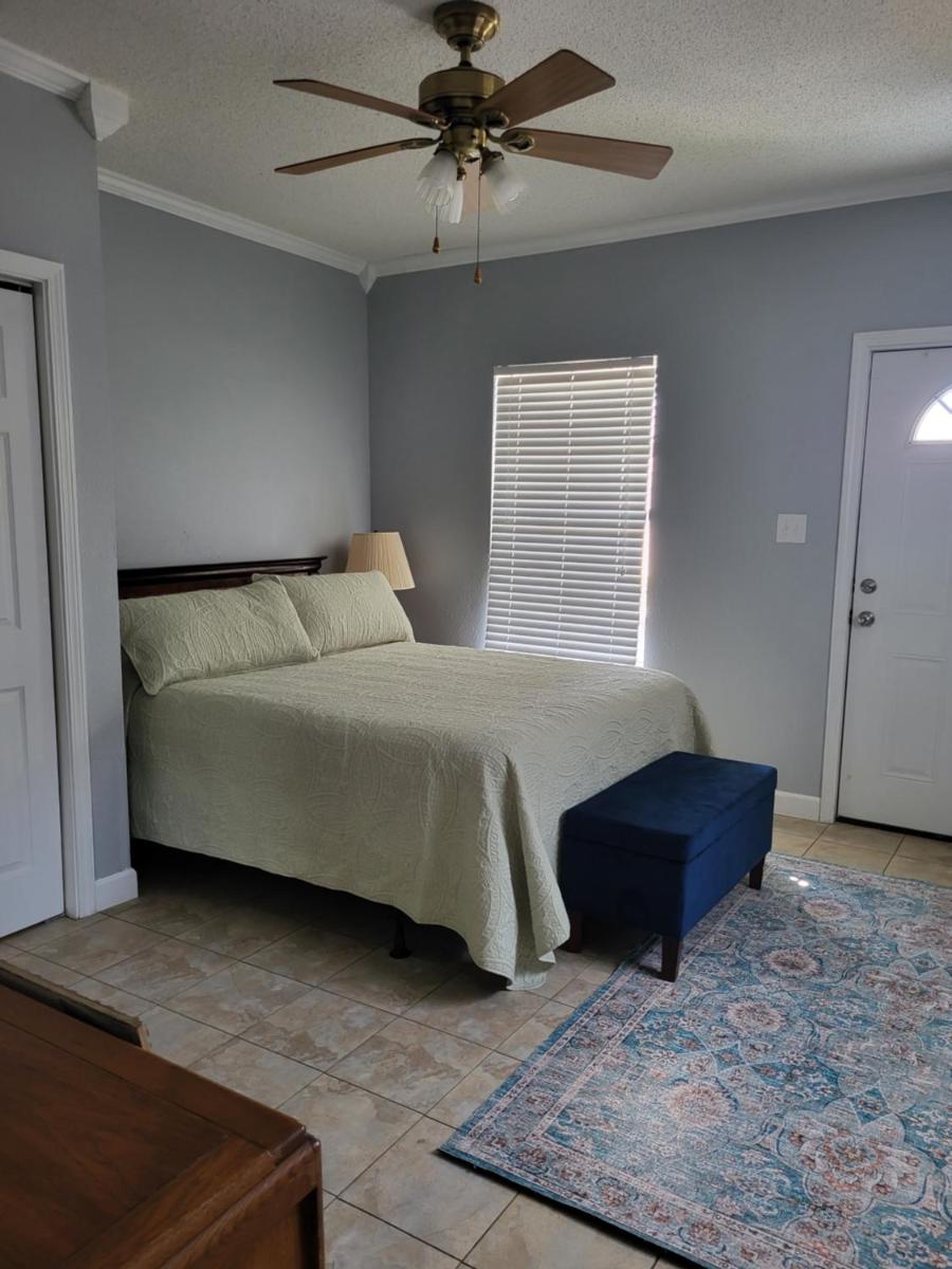 Old Biloxi Rest, Relax and Enjoy the Beach - Housity