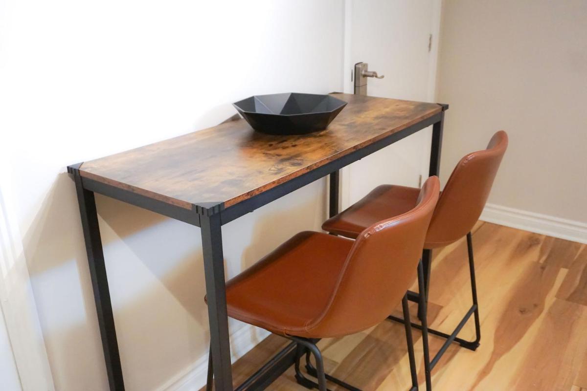 Cozy apartment in Ahuntsic with Free Parking and near metro station - Housity