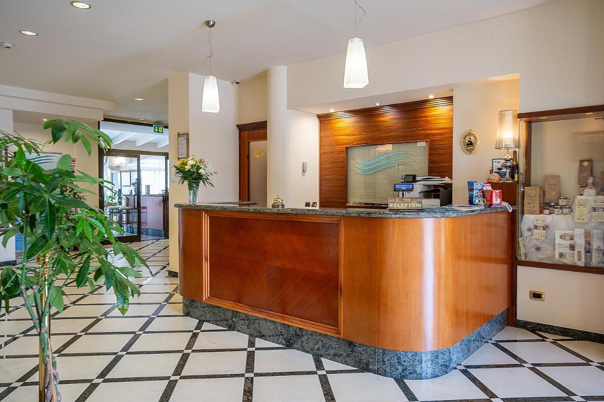 Hotel Villa Elena - Housity