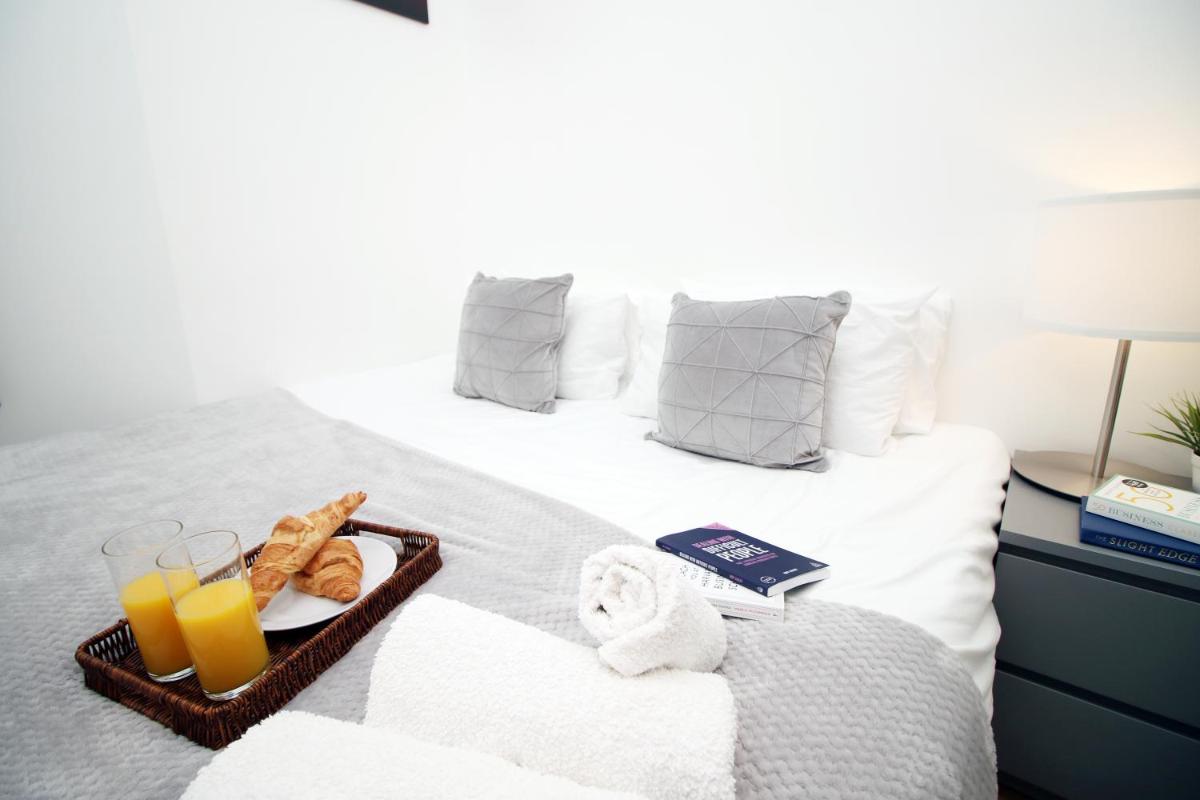 Perfectly Located City Centre Apartment, Free Parking, Cable TV and WI-FI - Housity