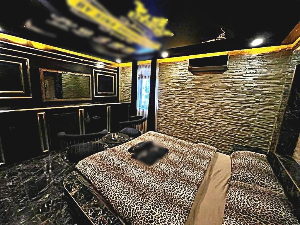 Black House Otel - Housity