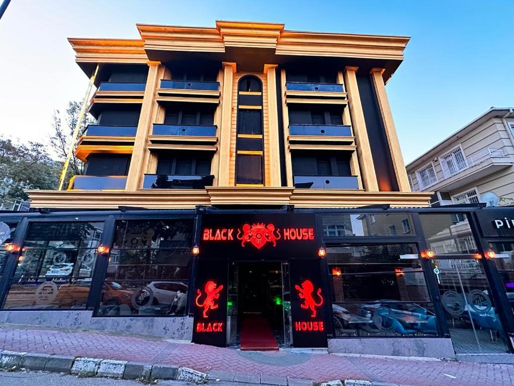 Suitetrails - Black House Otel