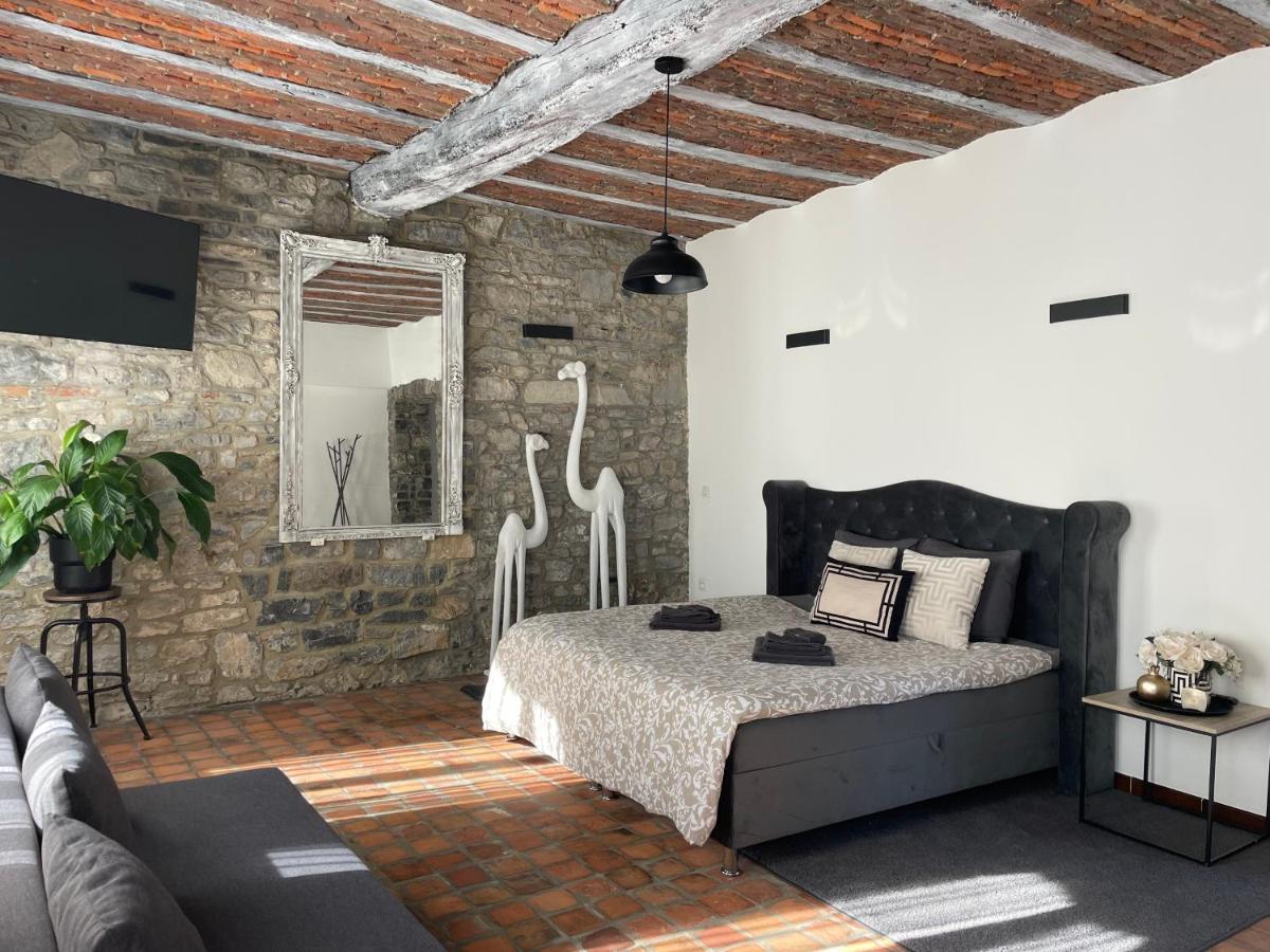 Appartement 6 personnes Hotel Ferme Du Château Fontaine - Housity