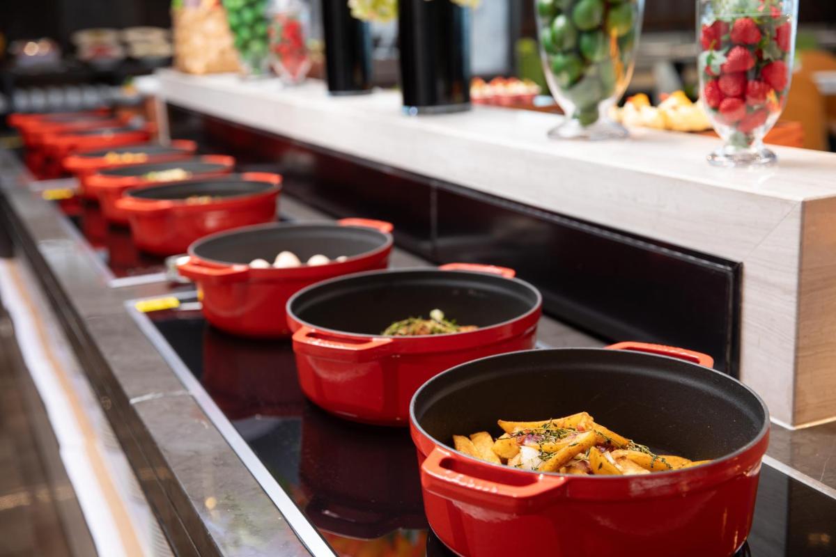 Hampton by Hilton Guangzhou Xintang - Housity