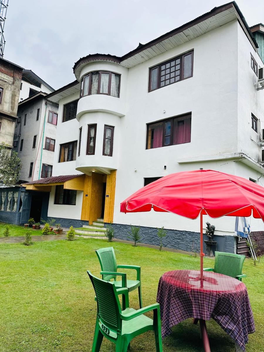 The Iceland Hotel Srinagar - Housity