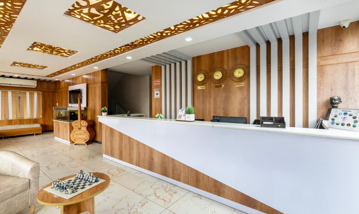 Treebo Trend Four Seasons - Housity