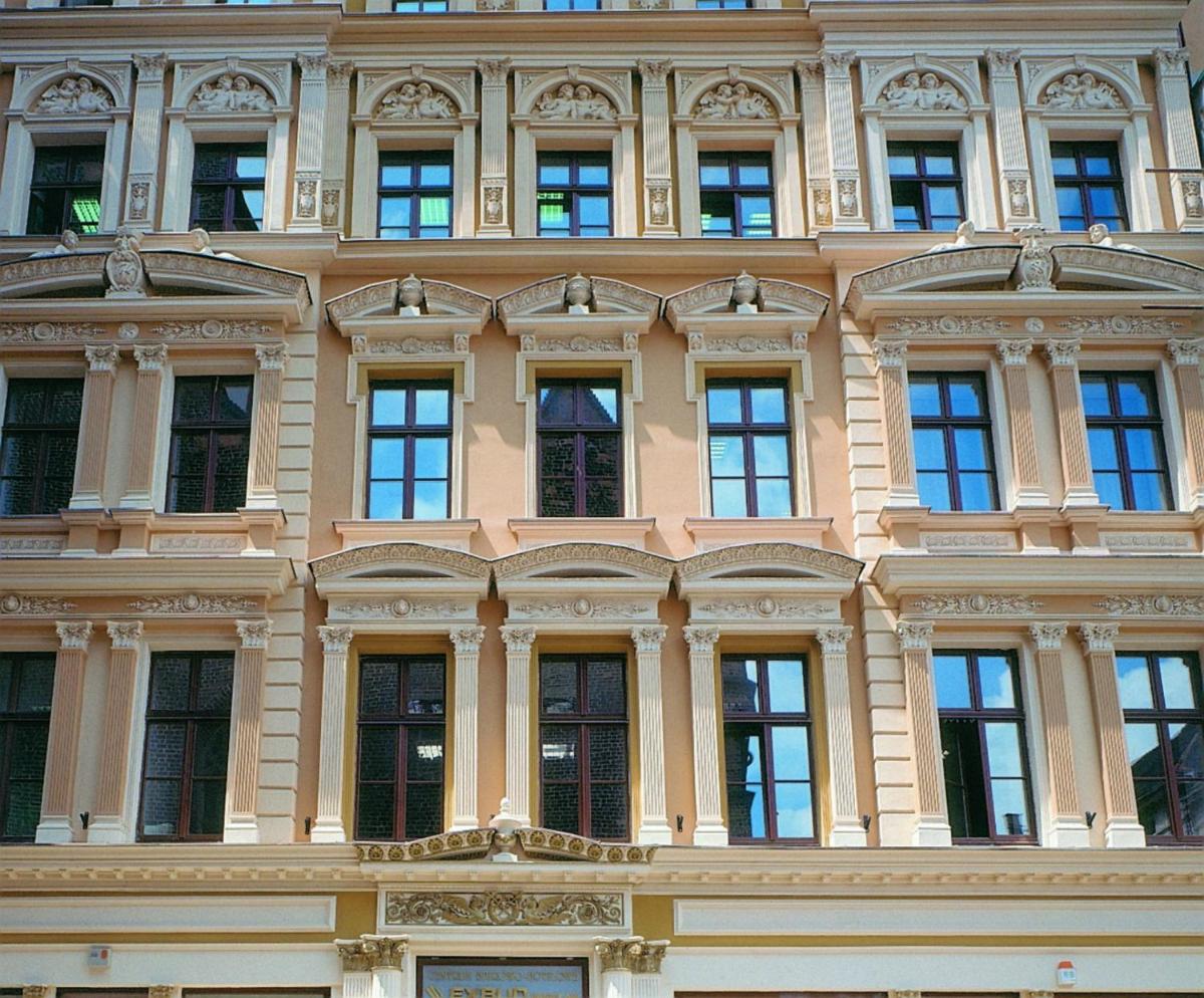 Tulip Hotels - Wroclaw Patio - Housity