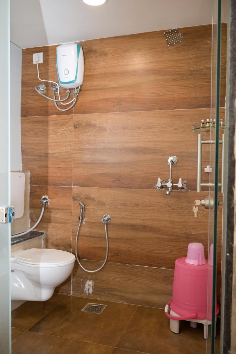 HOTEL OM INN - Housity