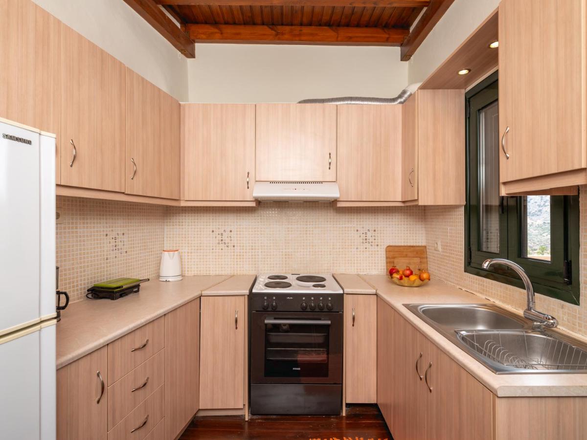 Ornus Traditional House - Housity