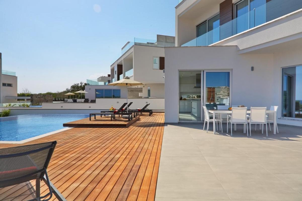 Suitetrails - Sea Pearl Luxury Beachfront Villas