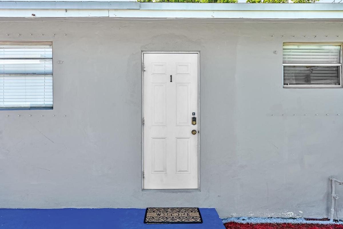 New Boutique 1 Bdrm Close To Beach & Casino #211 - Housity