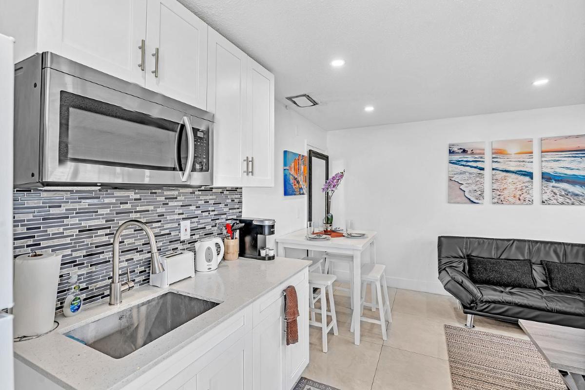 New Boutique 1 Bdrm Close To Beach & Casino #211 - Housity