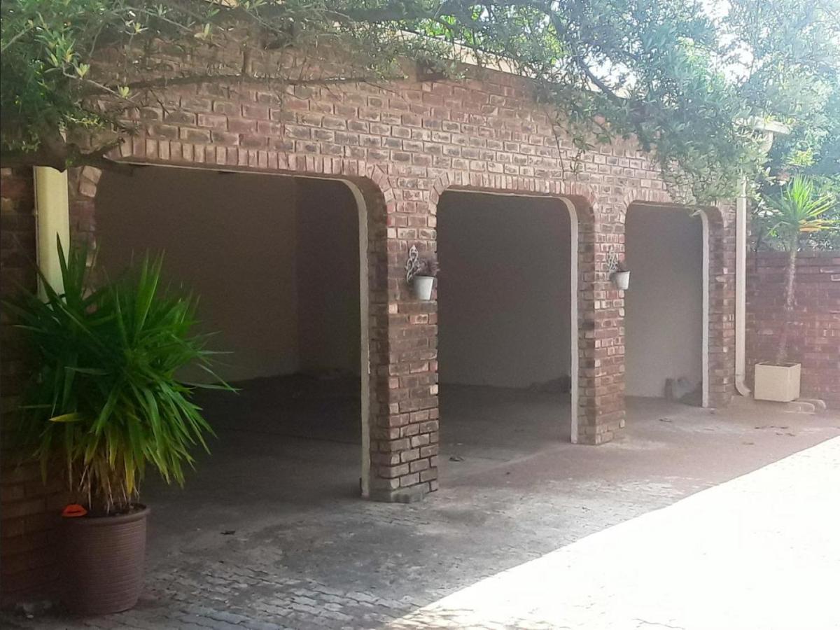 Die Mynhuis - Housity