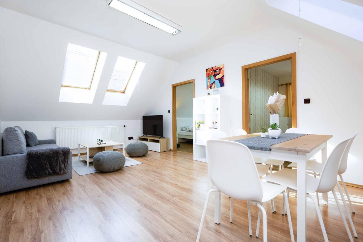 Old Town Charles Apartments - Housity