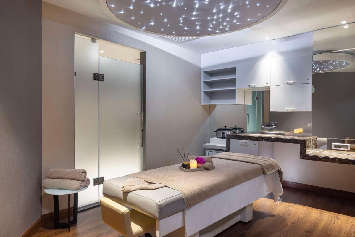 Hilton Batumi - Housity
