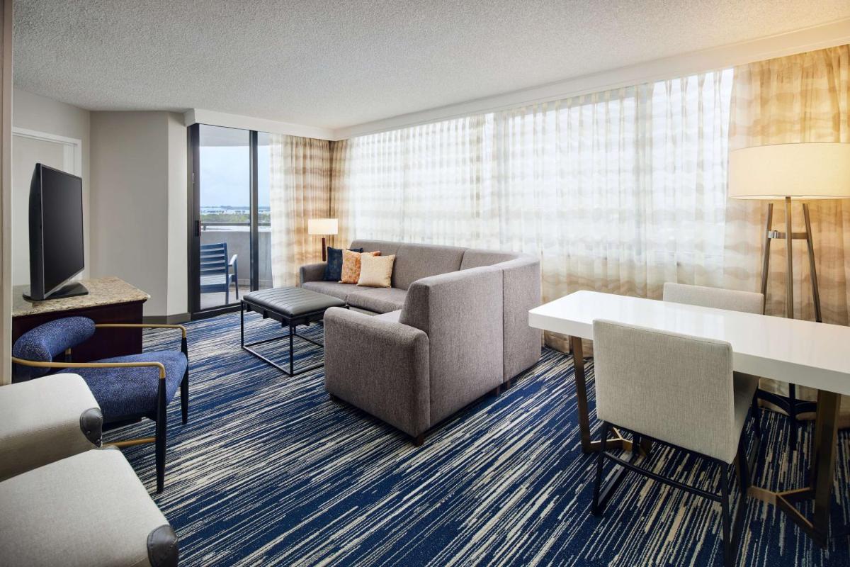 Embassy Suites by Hilton West Palm Beach Central - Housity
