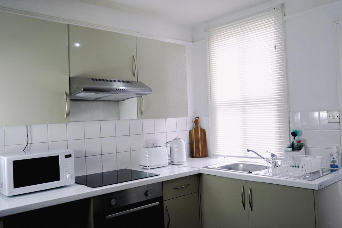 Victorian Town house in Canterbury City Centre - Housity