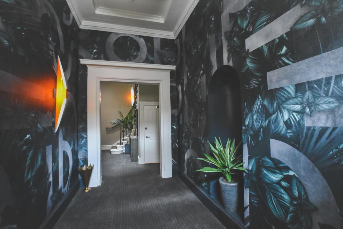 The Rutland Hotel & Apartments - Housity
