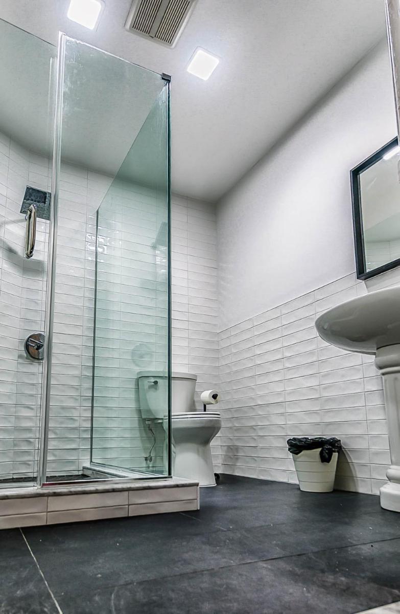 NY Moore Hostel - Housity