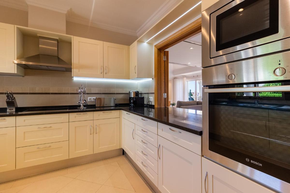 A cozinha ou kitchenette de Dunas Douradas Beach Club