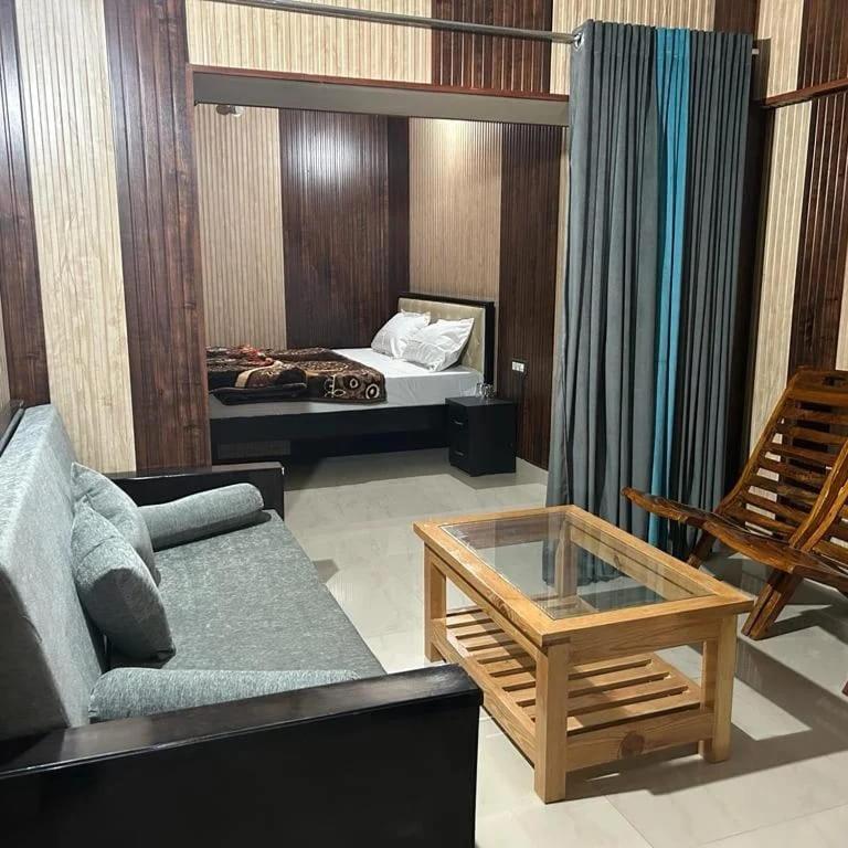 Hotel Monal - Housity
