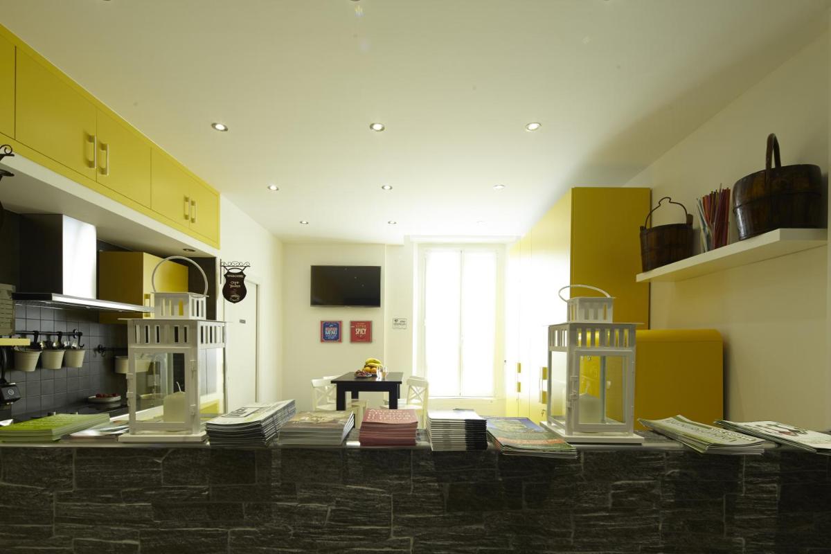 Affittacamere Arosio - Housity