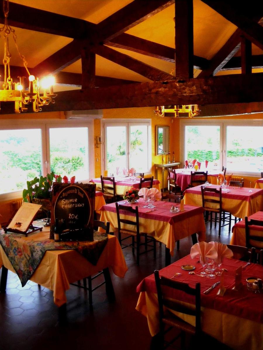 Logis Hôtel & Restaurant Aux Tauzins - Housity
