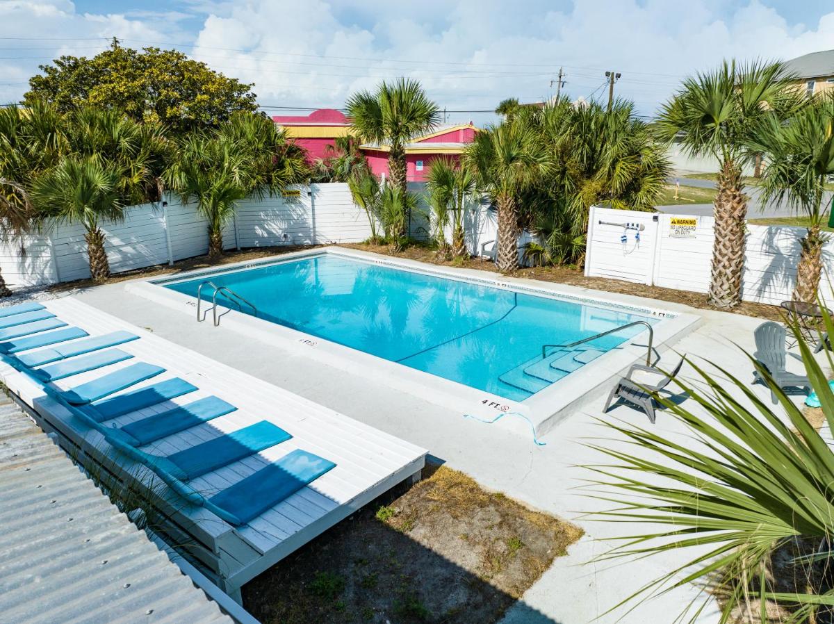 Bahama Breeze Suites - Housity