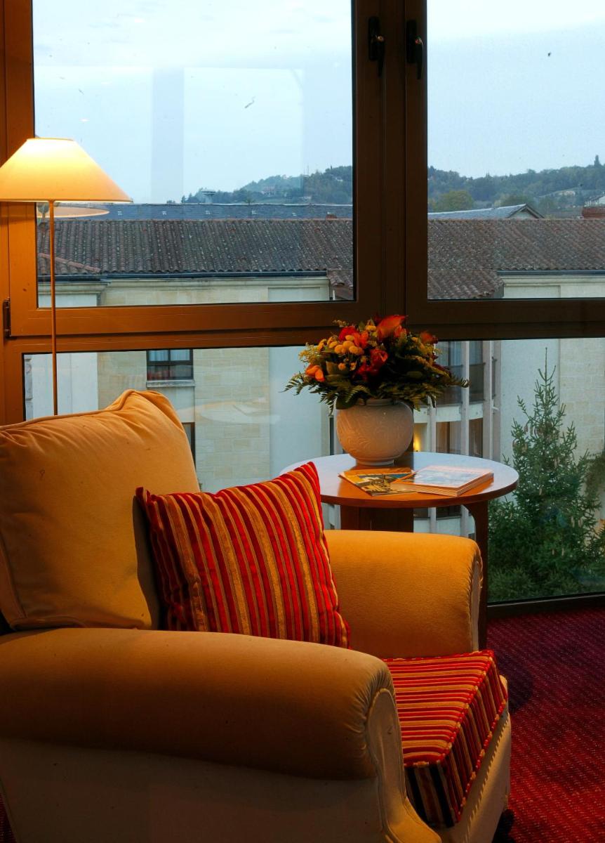 Coin salon dans l'établissement Clos La Boëtie & Spa