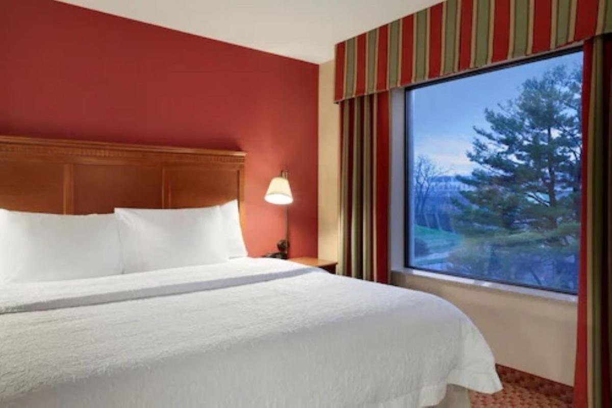 Suitetrails - Hampton Inn & Suites East Hartford