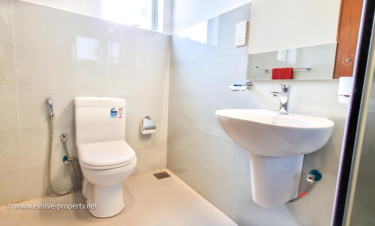 Luxurious 2 bedroom apartment - Ariyana Resort Apartments -Athurugiriya - Hizvo