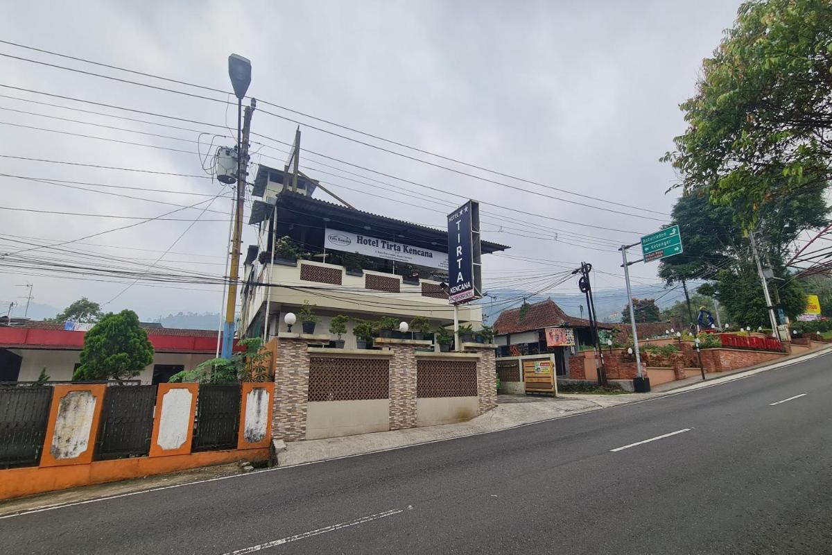 Capital O 93250 Hotel Tirta Kencana 2 Baturaden - Housity