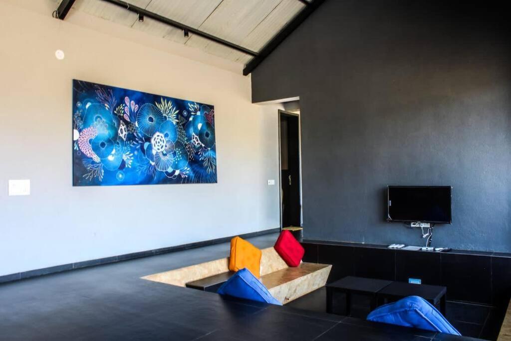 3bhk Sunset House with Jacuzzi - Housity