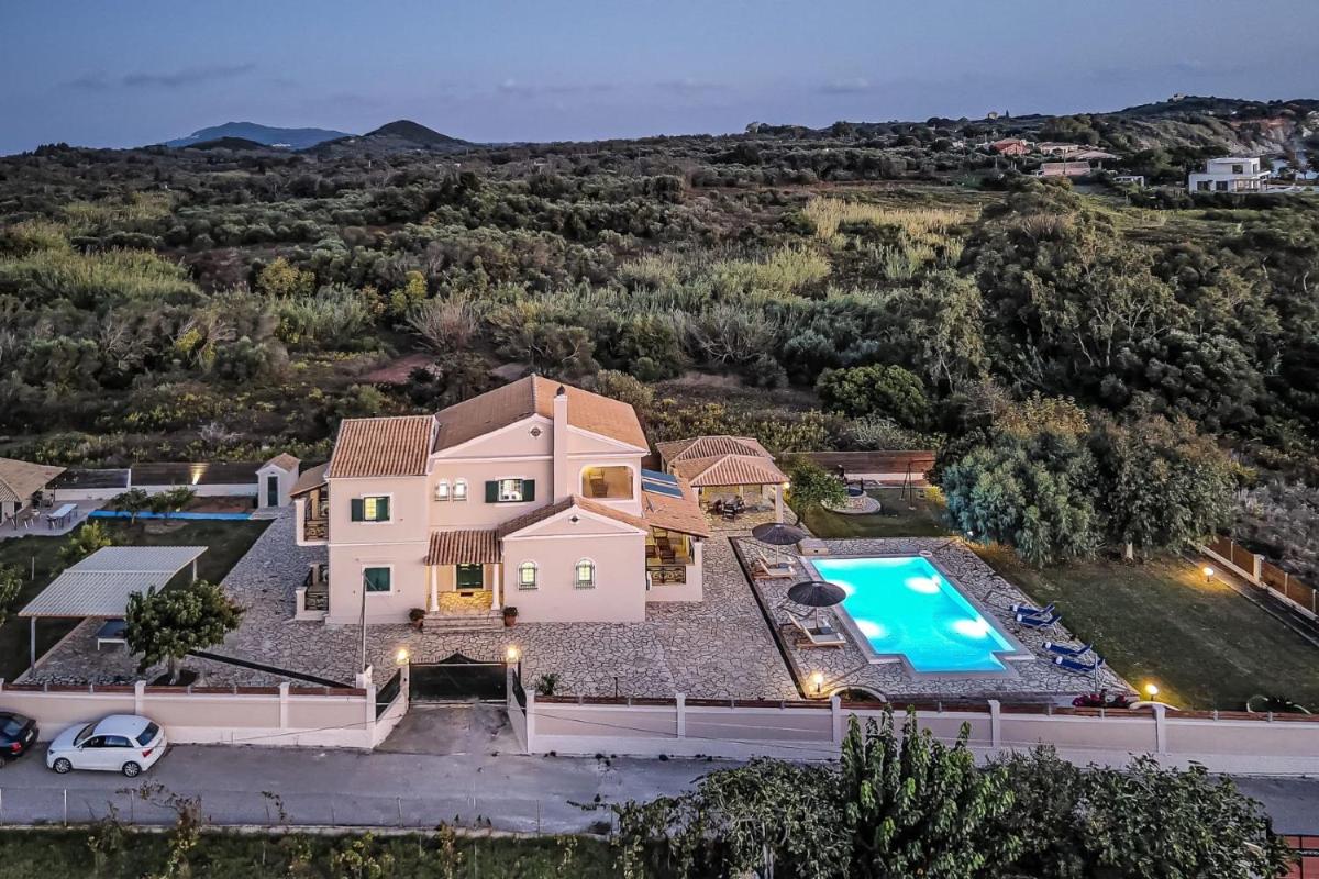 Skidi Beach house - Housity