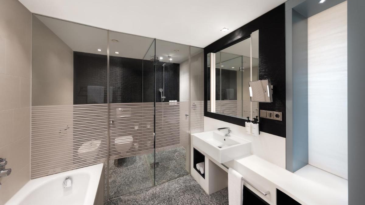 Ein Badezimmer in der Unterkunft InterContinental Berlin by IHG