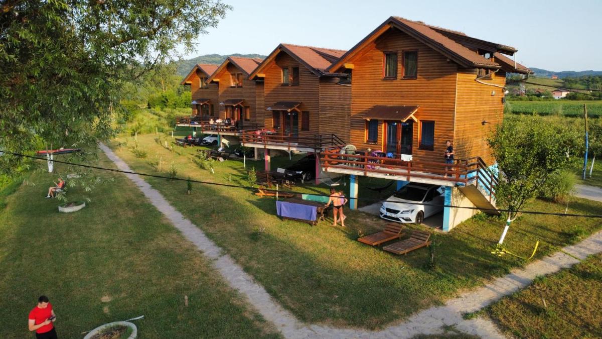 Holiday homes Piralo - Housity
