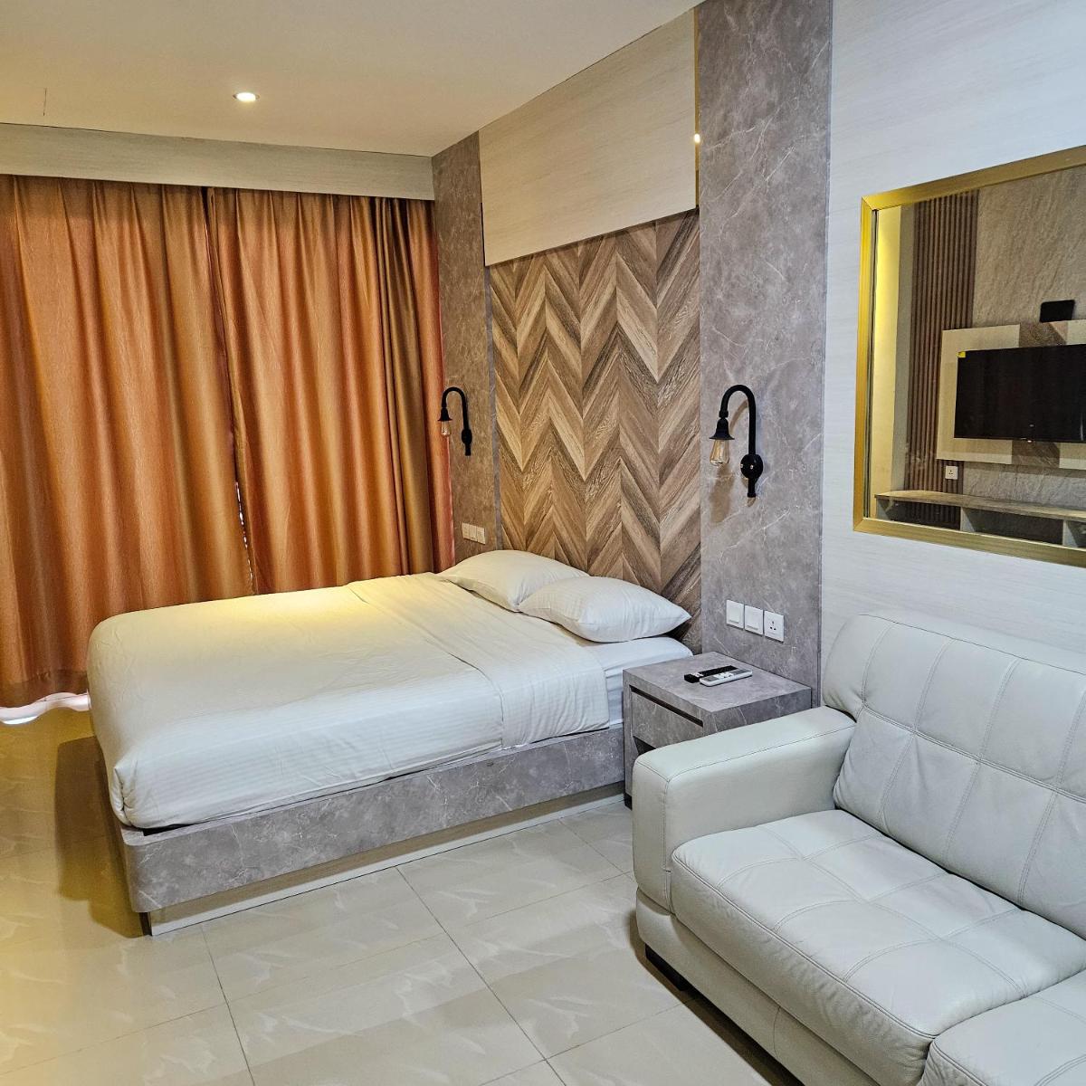 Suitetrails - Apartment Studio @ Nagoya Thamrin City + FREE WIFI & NETFLIX