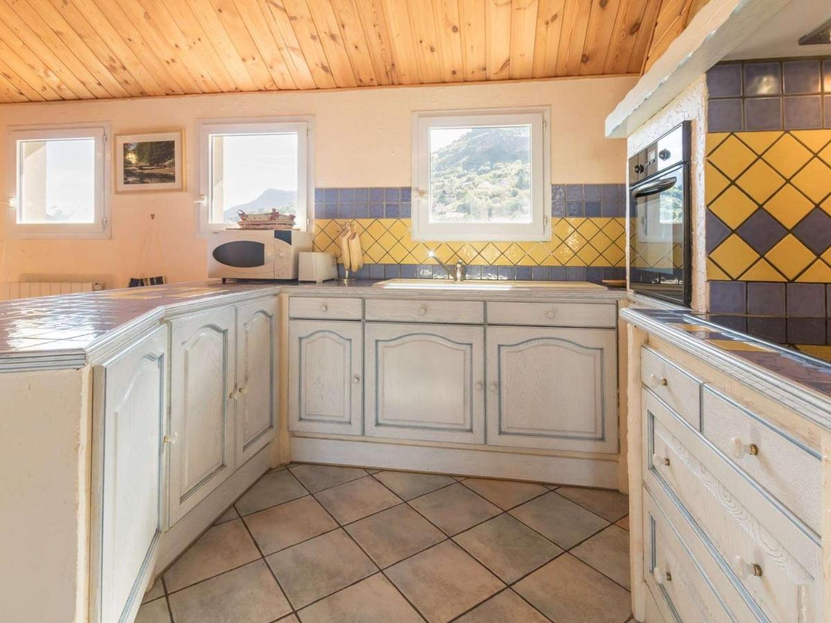 Grand T4 à Briançon, 6 pers, proche télécabine, commerces, garage et casier à ski inclus - FR-1-330C-57 - Housity