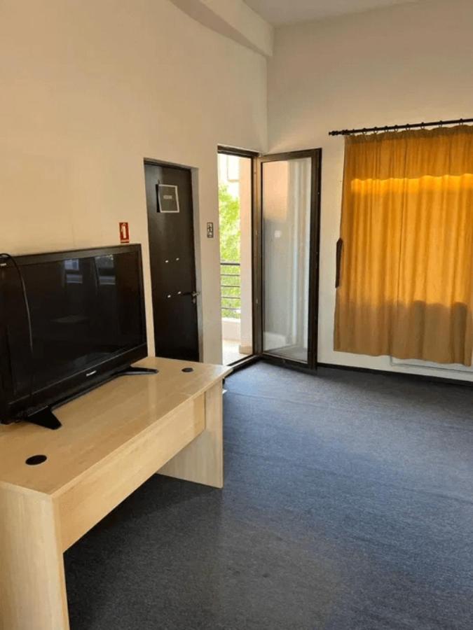 Hotel for Workers - Housity